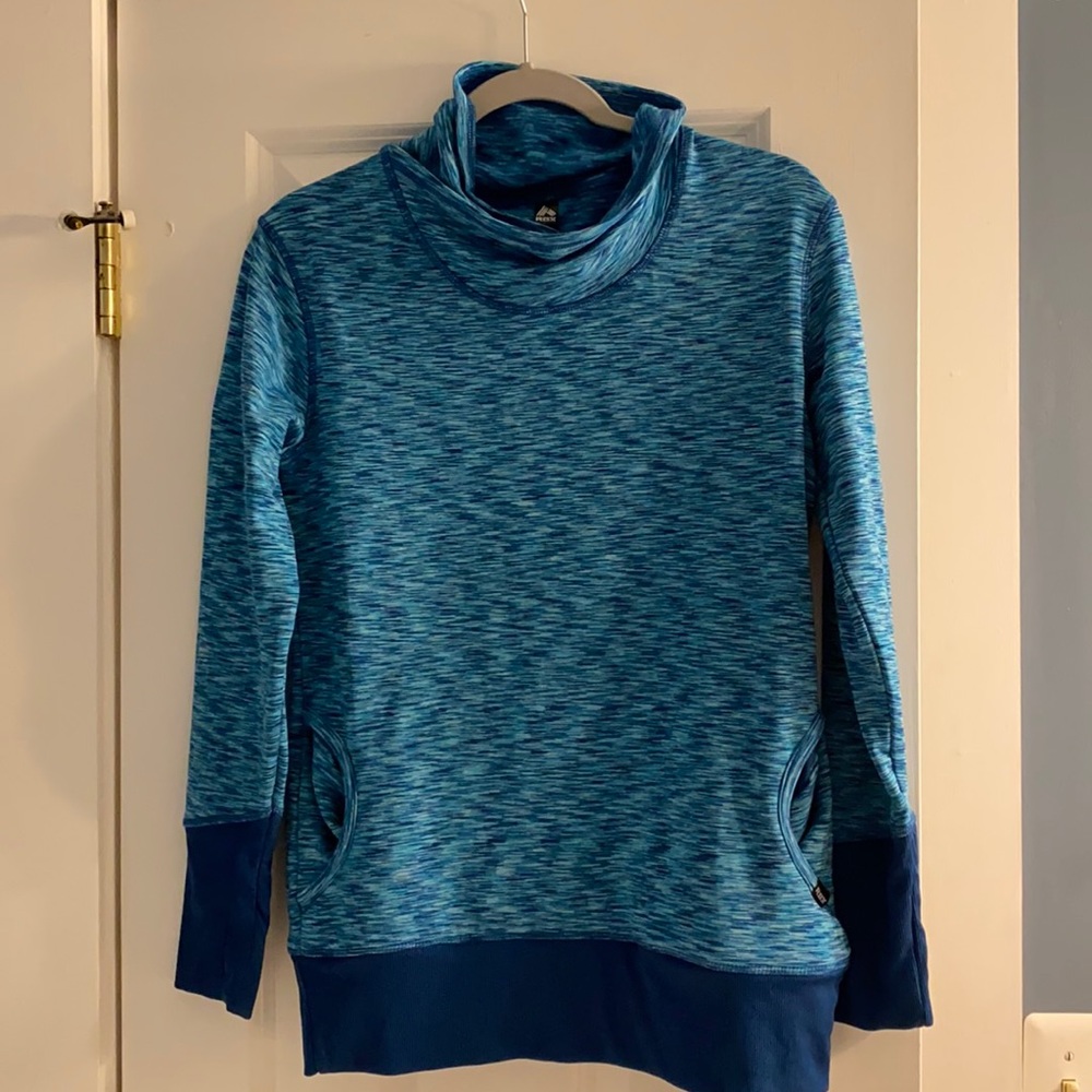 Light-weight athletic wear pull-over